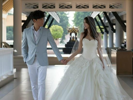 伊能静|相差10岁的姐弟恋,伊能静在闹秦昊在笑,7年婚姻依然恩爱如初