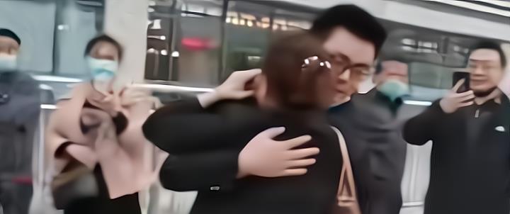 巴渝风景线 庭审将杜新枝列为被告，郭威与养母已恩断义绝？郭威立场鲜明起来