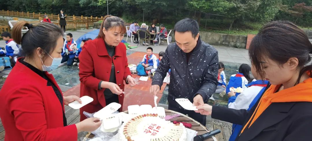 旺旺屋 南部东方国级学校四年级集体生日会
