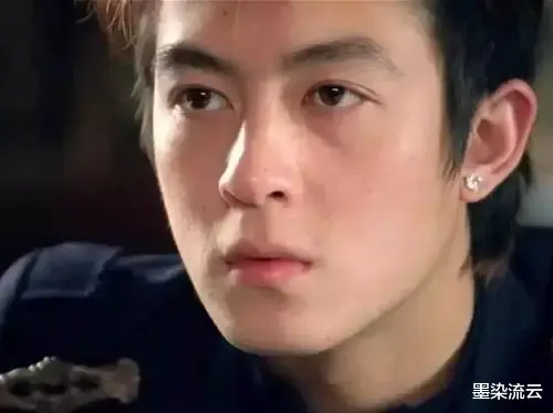 陈冠希|吴亦凡和陈冠希的经历异常相似，老陈玩的干净，吴亦凡有点少许的脏