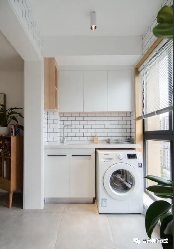 阳台柜,能接受上下不同色不?