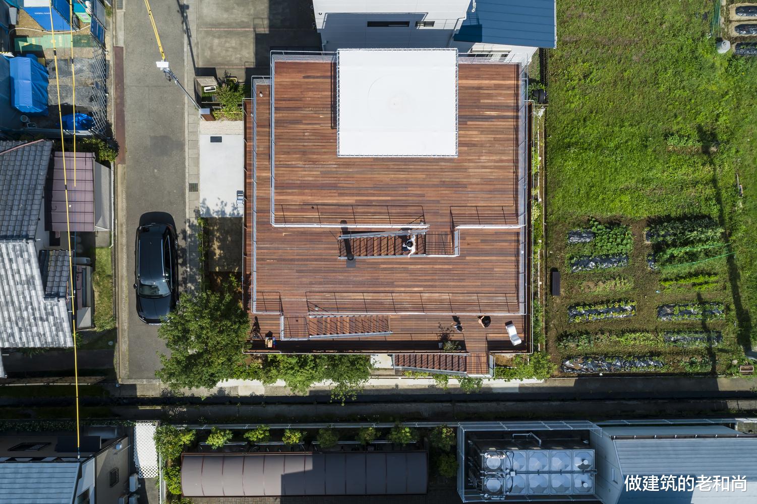 |拥有甲板般露台的住宅：反私密性的开放获取全视野的景观