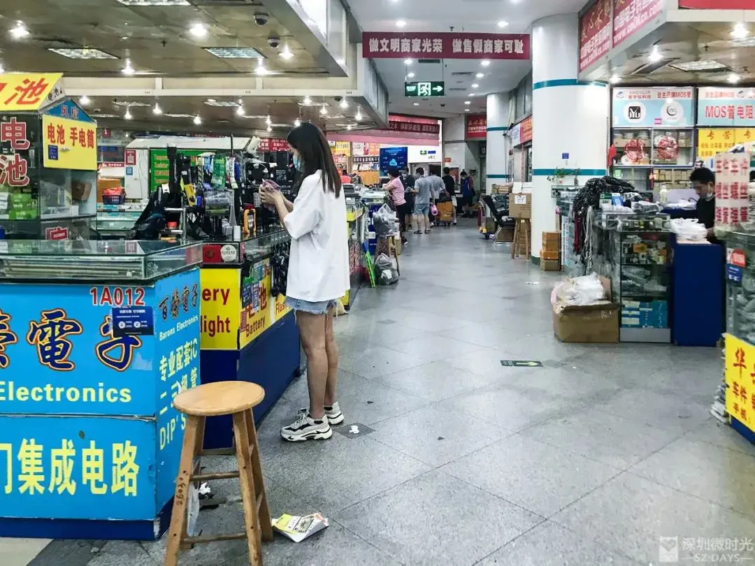 华强北|她们在华强北帮外卖骑手送外卖,曾一度月入过万!