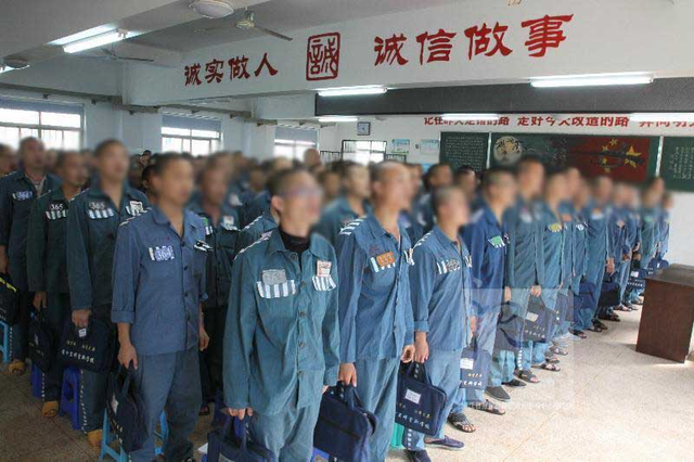 高墙那些事 服刑三年,文笔变好了?