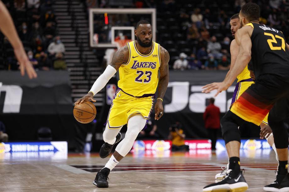 湖人队|棋大了！湖人欲组豪华四巨头，名记爆料詹姆斯已亲自联系格里芬