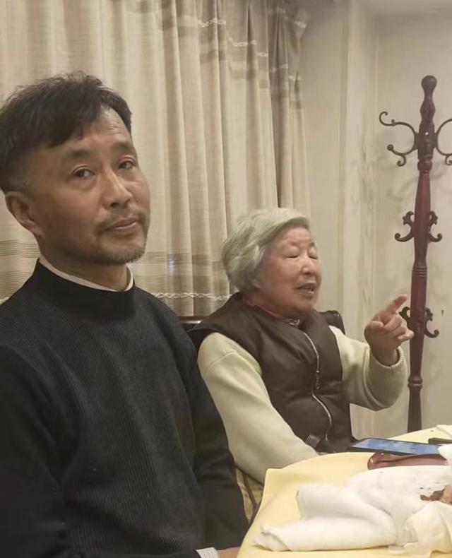 袁俊兰说生活 “流浪大师”年迈母亲首次发声，希望儿子回归家庭，不要纠结过去