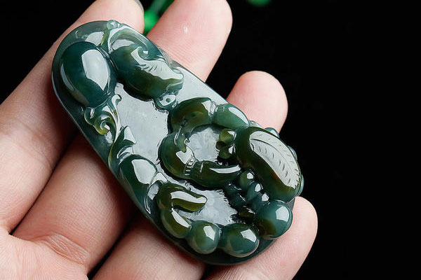 翡翠|所有翡翠都很贵吗？这5种就不值钱了，不懂别瞎买！