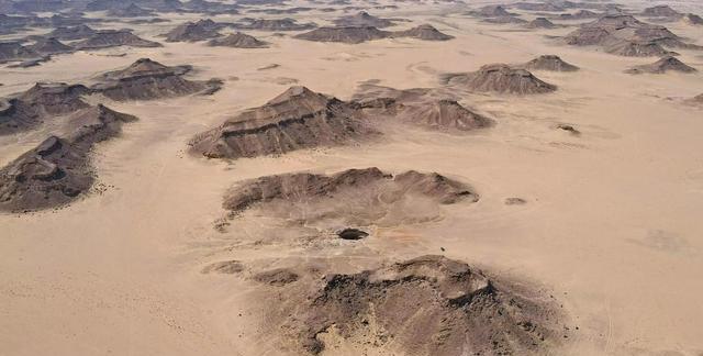  冒险家首次进入地狱之井，未发现超自然迹象，但有其他惊人发现
