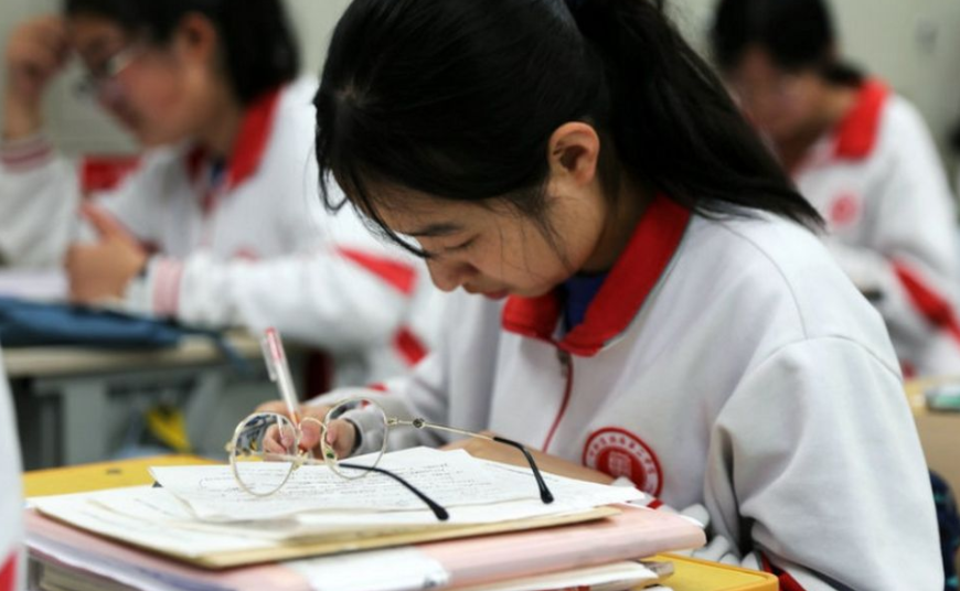 |高三生因停课愤而喝农药，曾向老师写悔过书，学校的回应来了