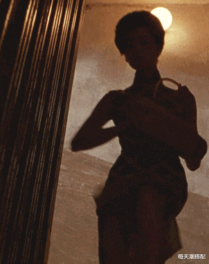 每天潮搭配|初秋第一条爆款裙，谁看了不说一句绝！