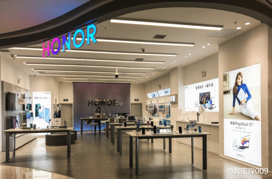 奇闻密探009|华为跌出前五!掉进“美国陷阱”的华为,真的没有退路了吗?