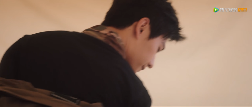 吻戏|《荣耀》：于途为何来沙漠探班？一场吻戏说明一切，编剧太懂精髓