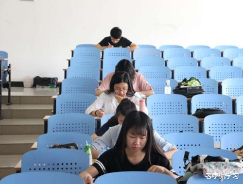 老李侃学习|本科生毕业后去哪了,多数从事这三个行业,过来人告诉你