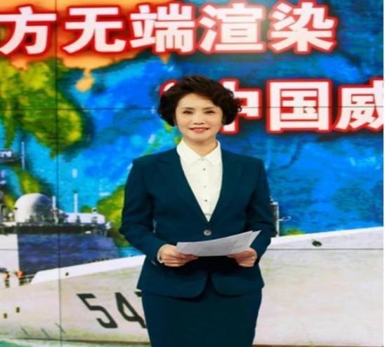 唐艺昕|前央视主播徐俐大秀恩爱，老公留小胡子身材健壮，贴身搂肩秀甜蜜