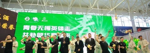 嘟小薯 CCTV5直播!上海全华班挑战新疆,李春江全力争胜 阿的江或吃败仗