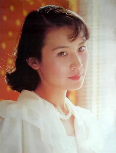 肖雄|她是著名国家一级演员，享“正军级”待遇，离异28年如今还是单身