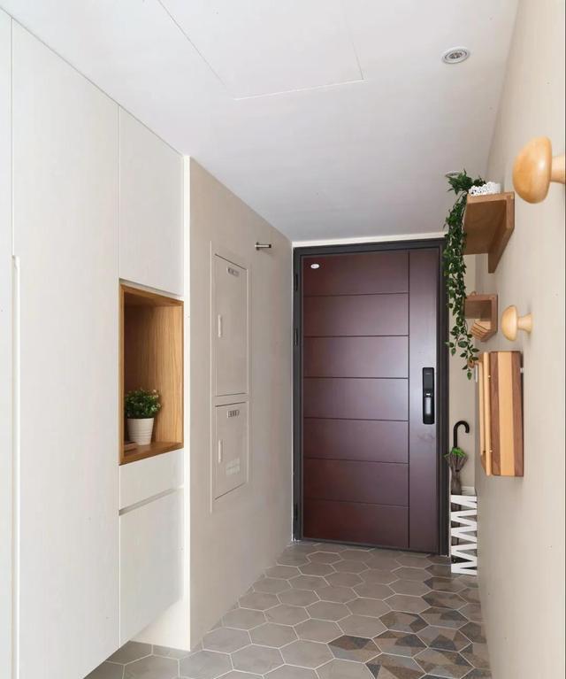 吴珍慧宝妈|新房客厅居然有承重横梁，设计师这样改造，邻居看完纷纷模仿！