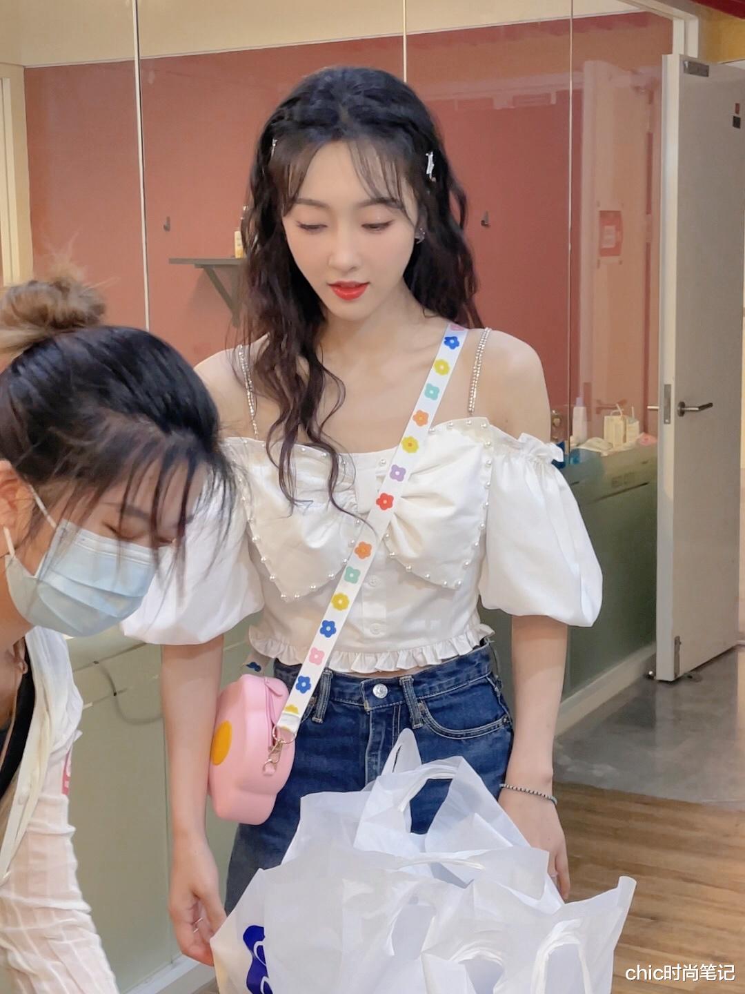 chic时尚笔记|为什么别人穿一字肩是美少女，而你一穿就是体宽体胖