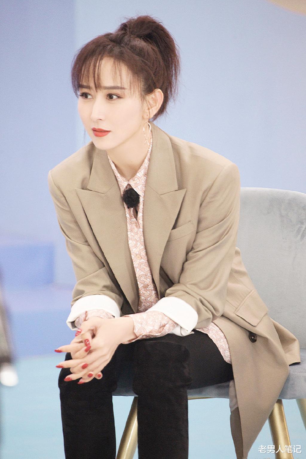 老男人笔记 胡静，一个有故事的姐姐，如燕轻舞乘风而来