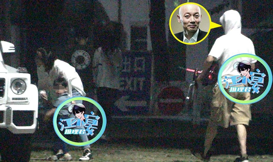 陈坤|64岁葛优一家三口罕见同框,3岁儿子乖巧可爱,戴两层帽子防人识