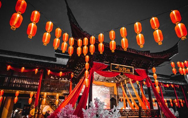 南子|《天官赐福》塘栖古镇重新开放，还有年味演出，这个牌匾很还原！