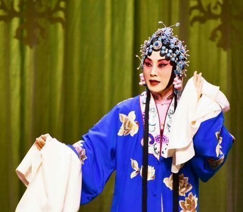 京剧|京剧艺术真的应该“断奶”吗？自负盈亏之下京剧院团能坚持多久