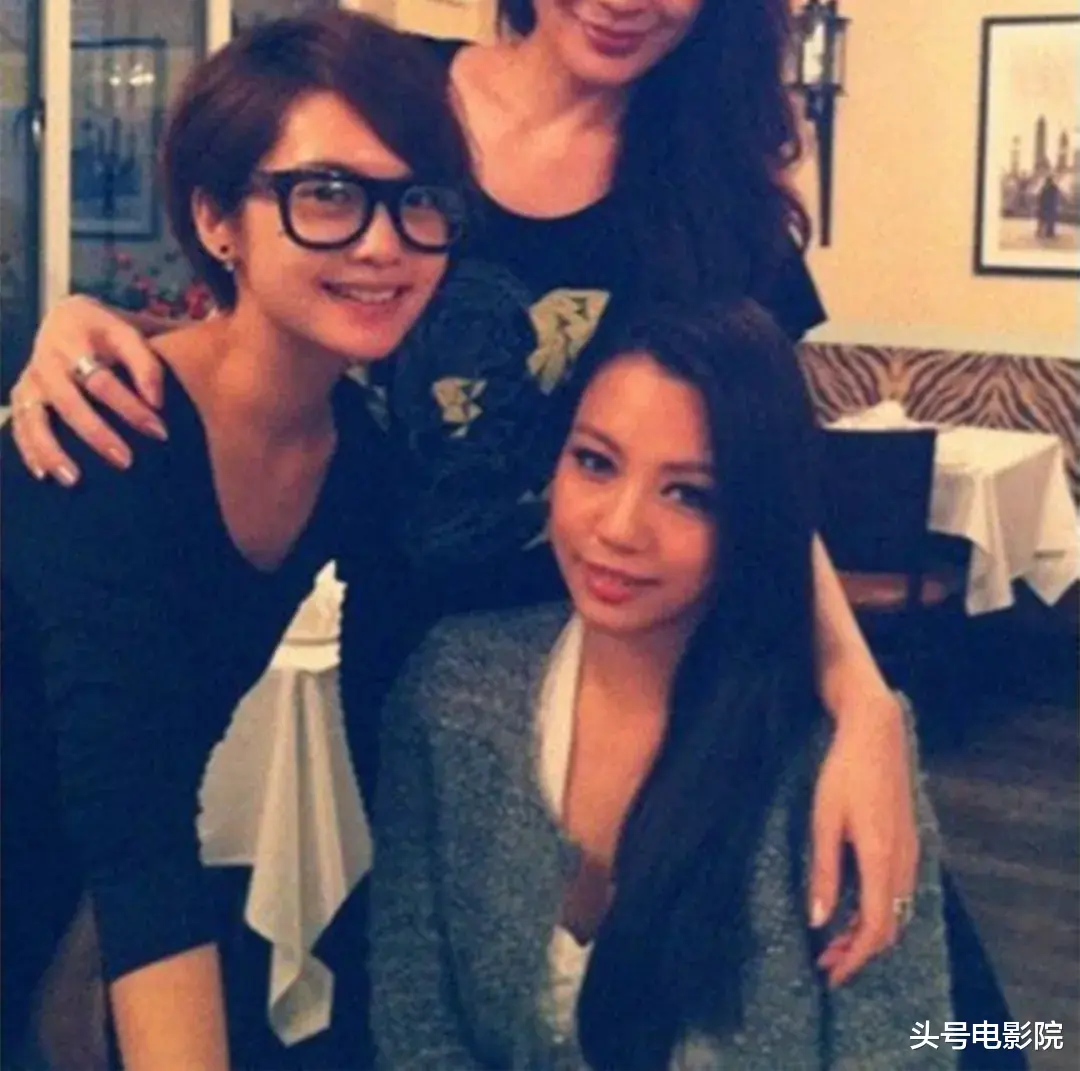 王力宏|李靓蕾回怼By2，刚！被扒遭王改名，未成年时被王力宏带看妇科