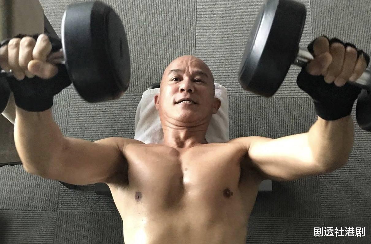 鱿鱼游戏|老来得子！61岁李子雄晒3岁儿子近照，五官精致立体似足混血儿