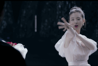 吴倩|吴倩客串《荣耀》，戏份短暂形象沧桑，这就是一味追求爱情的后果