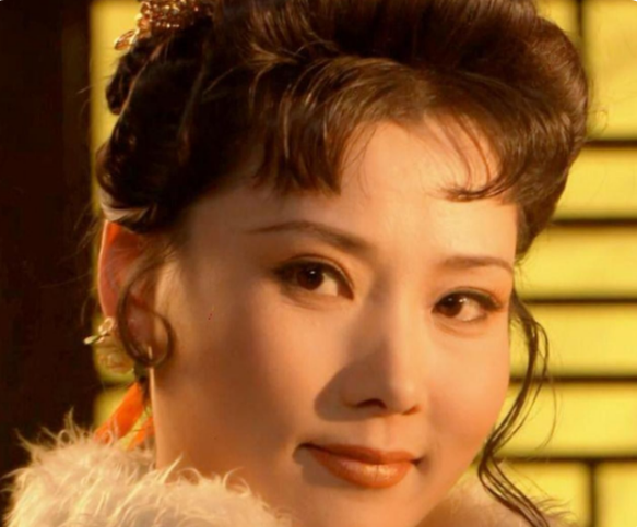 何赛飞|因长得太美无人敢追，父亲因她至今未娶，她的魅力究竟有多大？