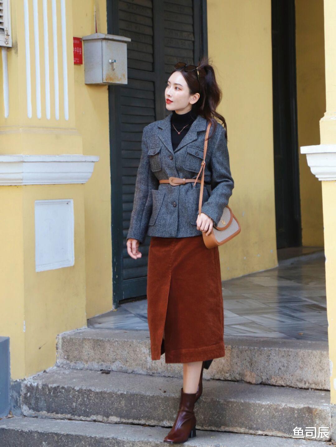 穿衣搭配|职场OL冬季离不开“羊毛西装”，借鉴这组搭配，日常通勤也很时髦