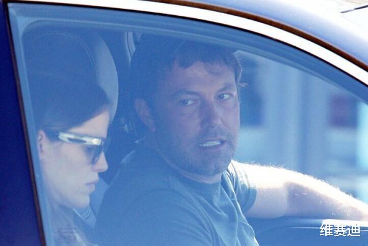 詹妮弗·加纳|前任“蝙蝠侠”翻车了？把酗酒原因推给前妻，网友们都看不下去了