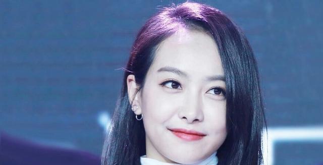 蒋欣|6位“身材对不起脸”的女星，别人走红毯是斗艳，她们是自爆缺点