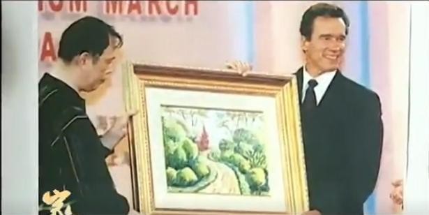 秦怡|秦怡“不值得羡慕”的百岁人生：二婚丈夫出轨胞妹，照顾病儿43年