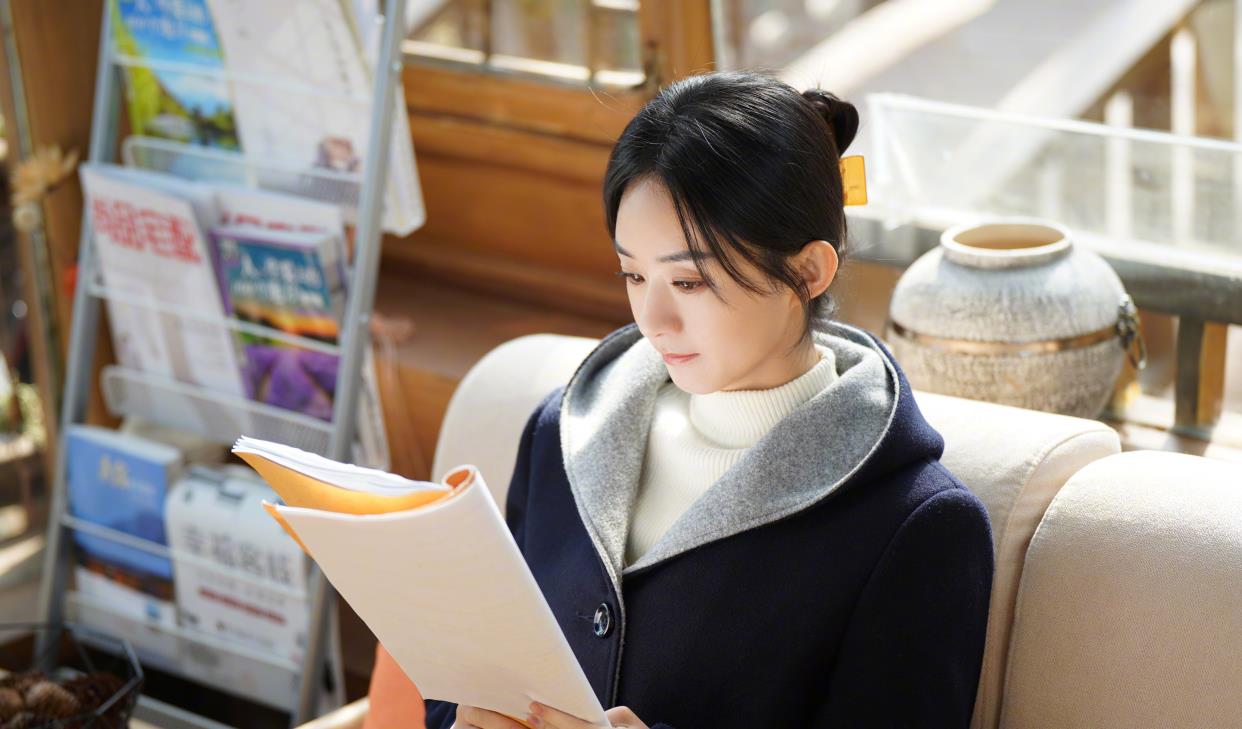 赵丽颖|赵丽颖晒元旦美照，一身中国红，喜气洋洋！