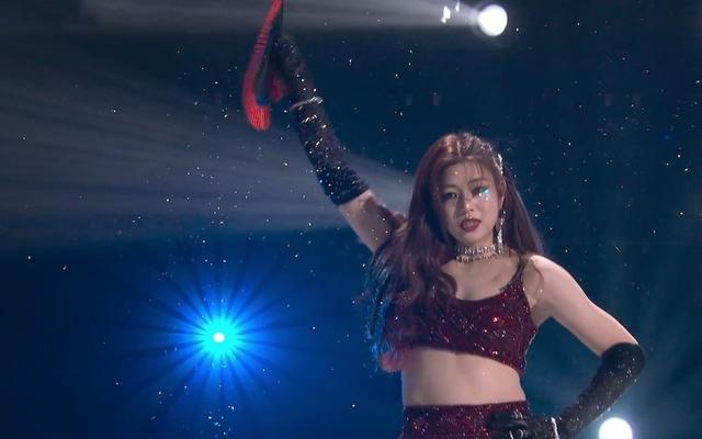 陈妍希|陈妍希被陈晓养胖？穿女团装露出“赘肉腰”，不料却成直男最爱！