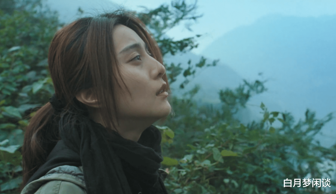 白月梦闲谈|父亲是个酒鬼，母亲软弱无能，她是怎么成为彪悍女人的？