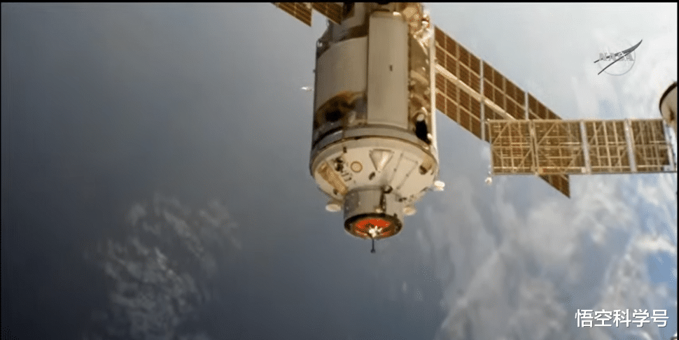 国际空间站 国际空间站大翻转近540度，姿态失控长达47 分，美科学家：不影响