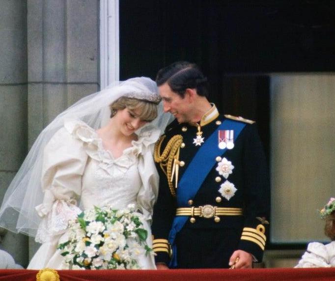 戴安娜王妃的結婚照，還原1981年轟動全球的世紀婚禮！你看過瞭嗎-圖5