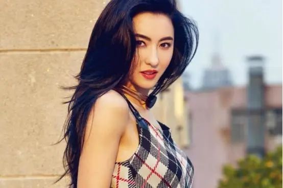 张柏芝|翻红失败？她果然是个“美丽废物”