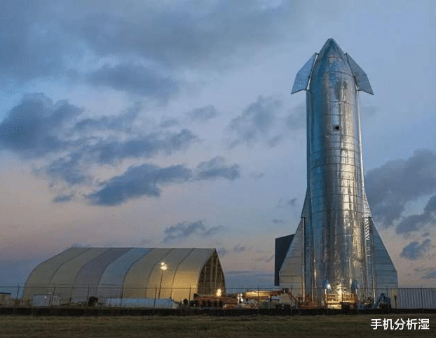 火星 马斯克:用1万颗原子弹轰炸火星,人类才能移民过去