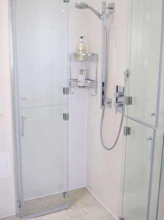 浴室再小也可以这样做隔断，省空间还上档次，后悔没有早点知道！