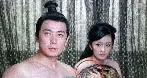 杨幂|“骗了我们多少年”的穿帮镜头，赵丽颖我忍了，杨幂穿衣服了没？