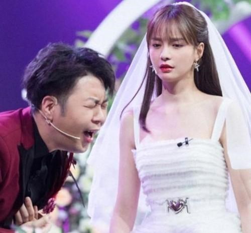 杜海涛|杜海涛憨厚人设崩塌，真实身份曝光：难怪他谈了8年还不愿结婚！