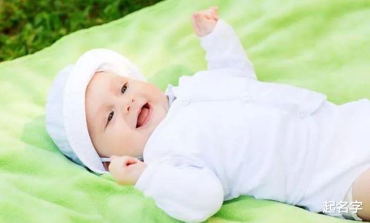 起名字|测名字：2021年8月出生的王姓男宝，王灏林、王泽楷哪个名字寓意更好、更好听？