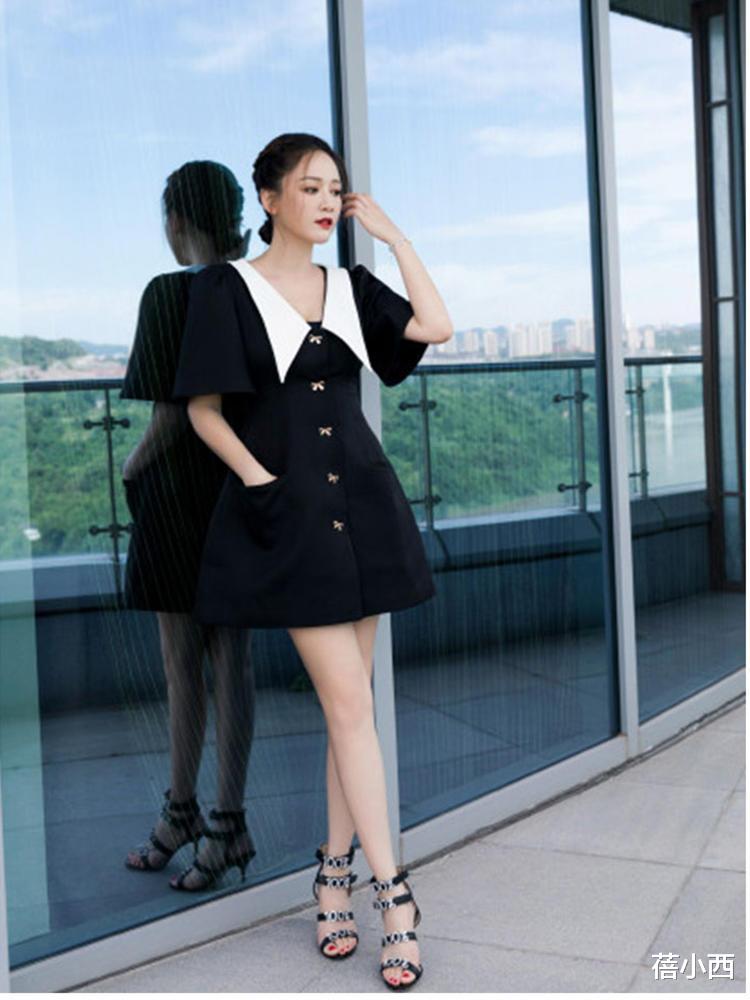 蓓小西|“宋祖儿”不愧是元气少女！穿格子连衣裙配半扎发型，俏皮又可爱