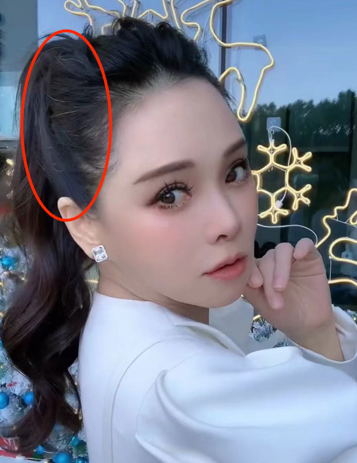 伊能静|53岁伊能静罕晒怼镜视频！几丝白发十分抢镜，肌肤白皙紧致无皱纹