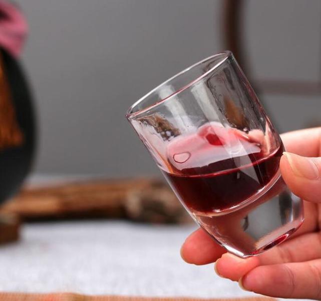 挚爱宝宝一生|养颜“冠军”露脸了,不是阿胶,而是一种“酒”,皮肤真好!