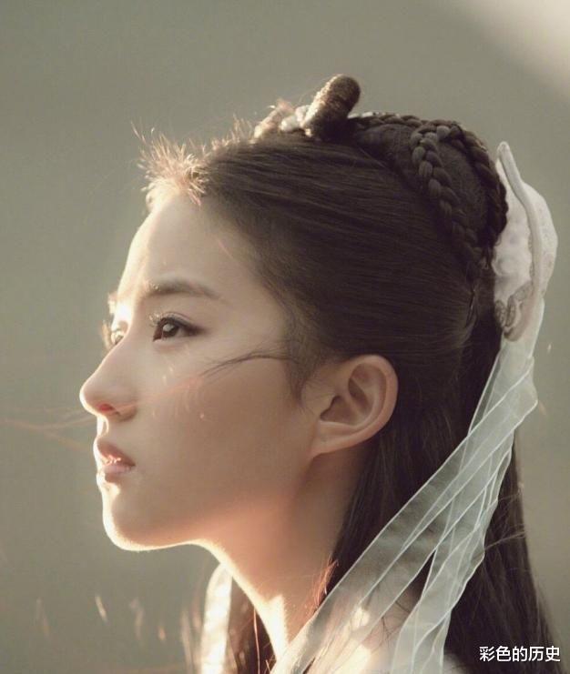 刘亦菲|上帝吻了刘亦菲的脸，却忘了为她的腿开一扇窗！