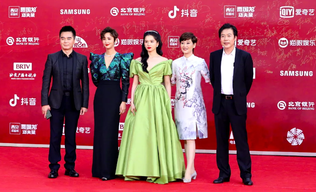 佟丽娅|不得不怀疑，她又怀孕了？